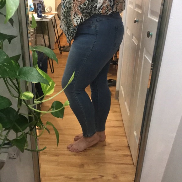 Stretch - Picture 2 of 4